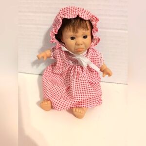 Vintage Gi‎ Go Doll Pouting In A Gingham Dress And Bonnet